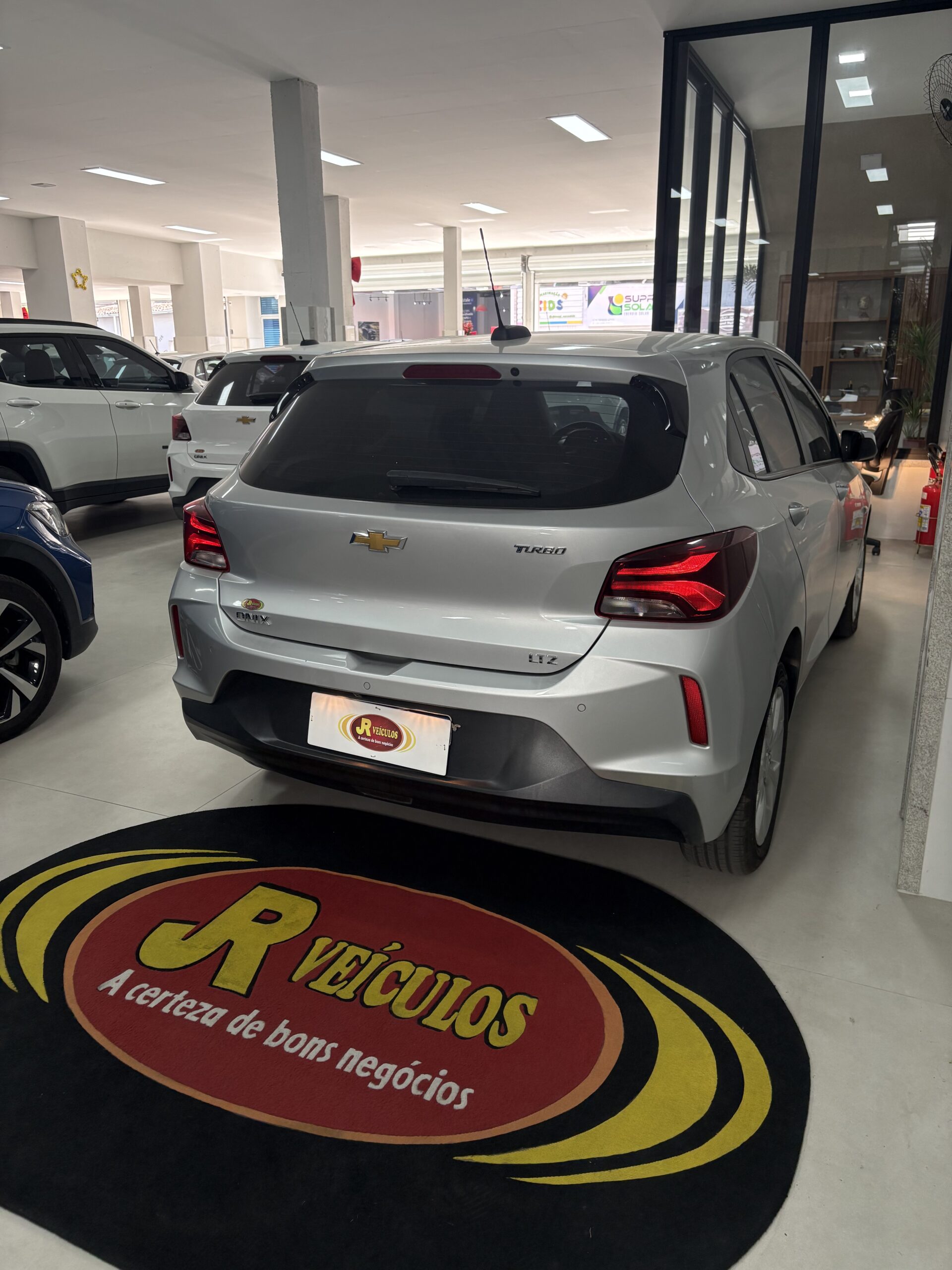 Chevrolet Onix — foto 9