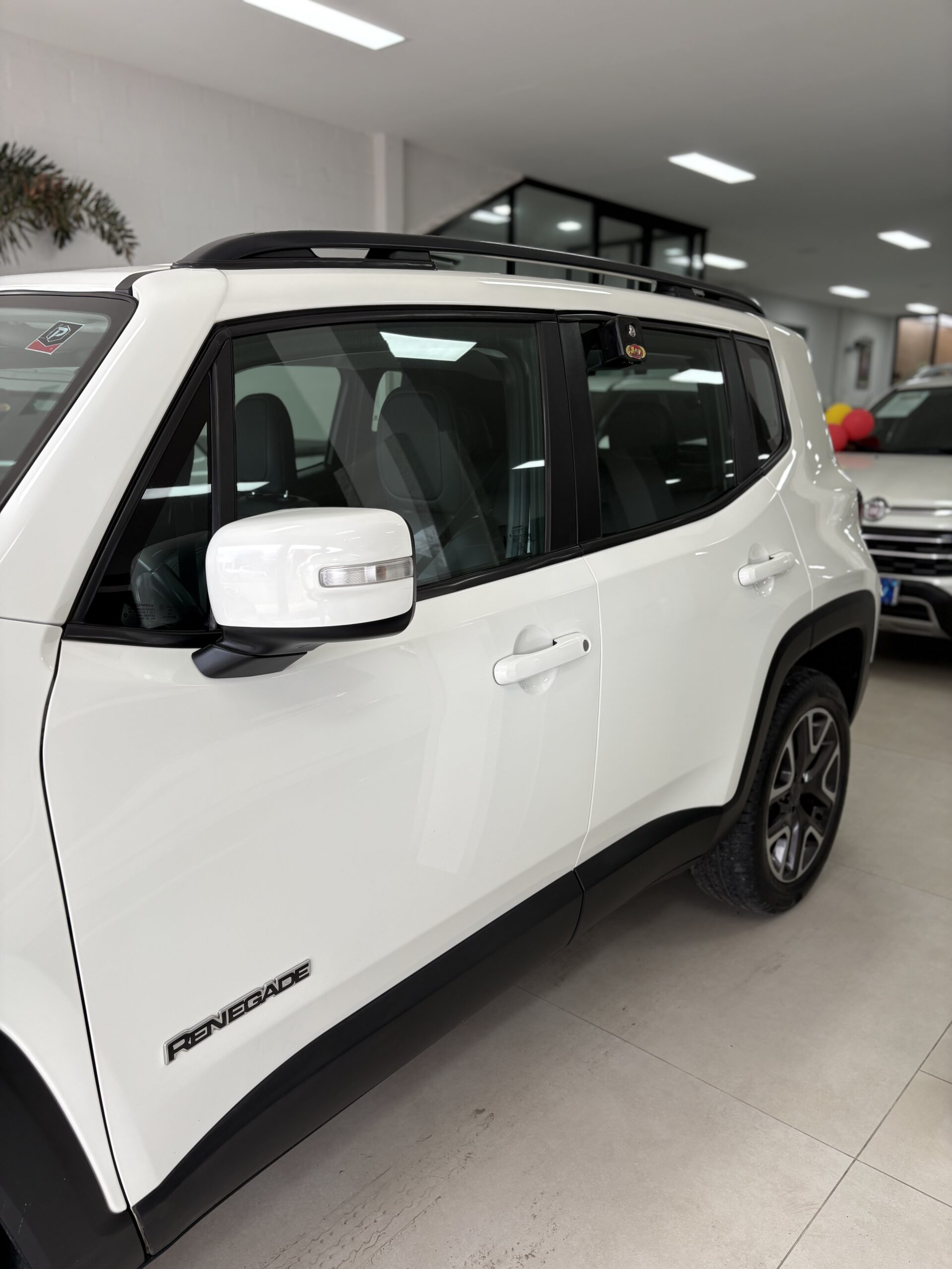 Jeep Renegade — foto 5