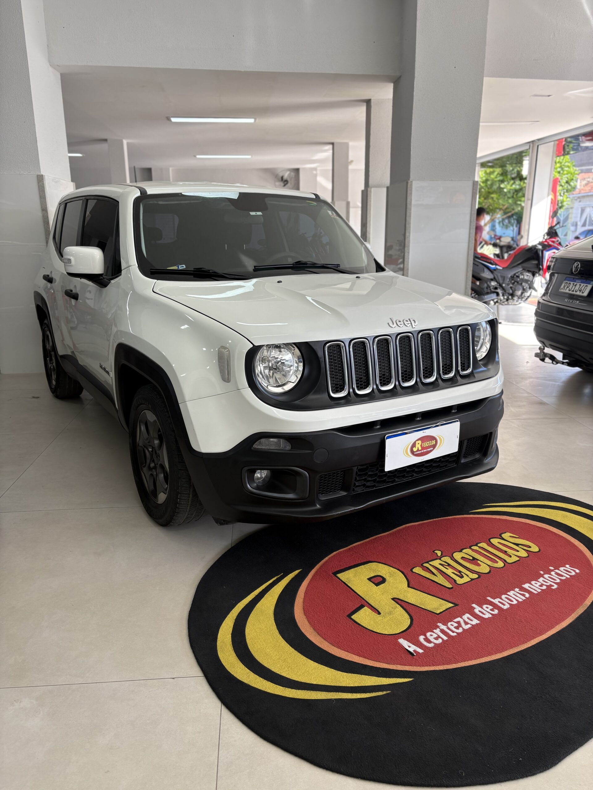 Jeep Renegade — foto 2