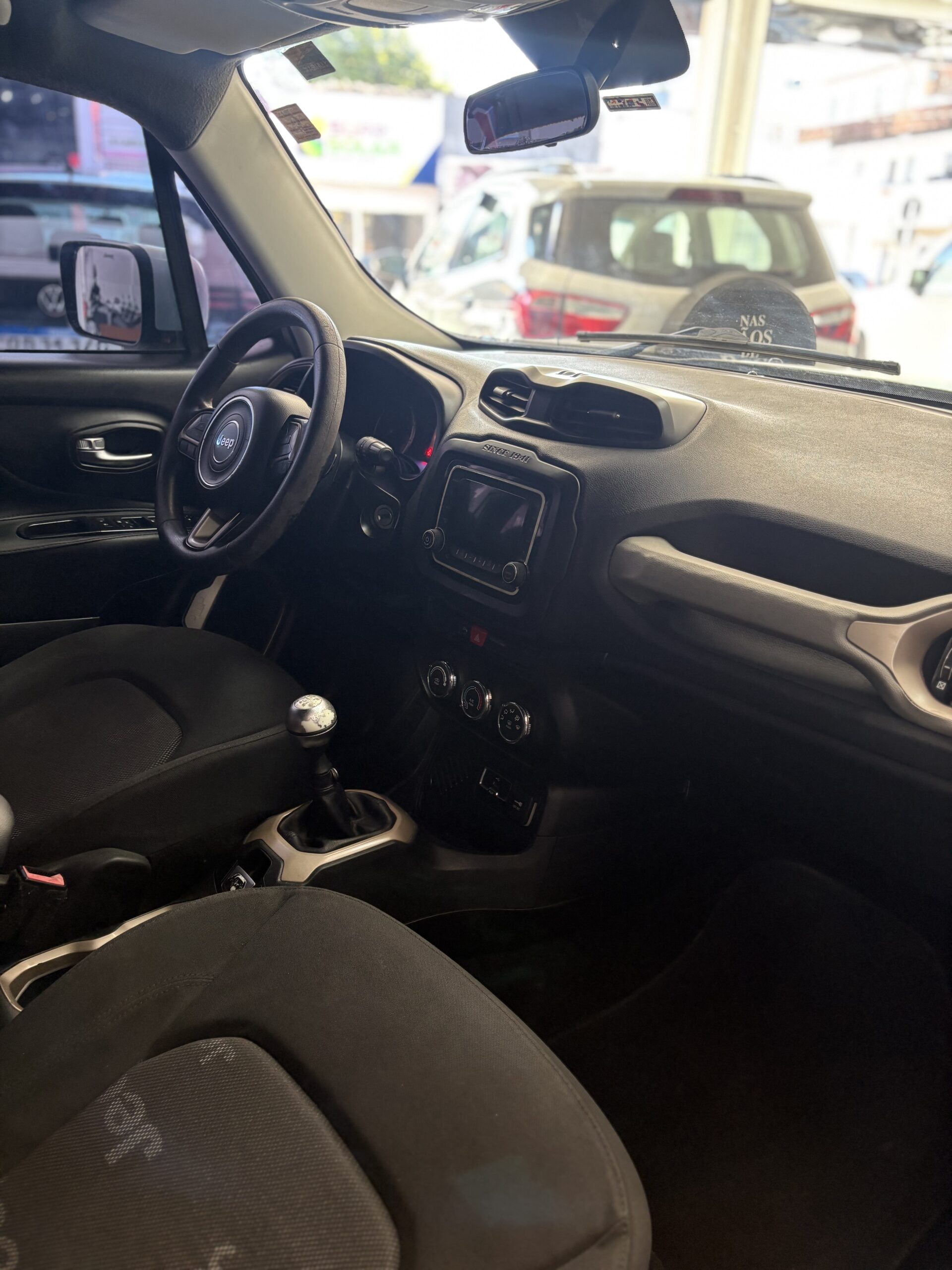 Jeep Renegade — foto 7