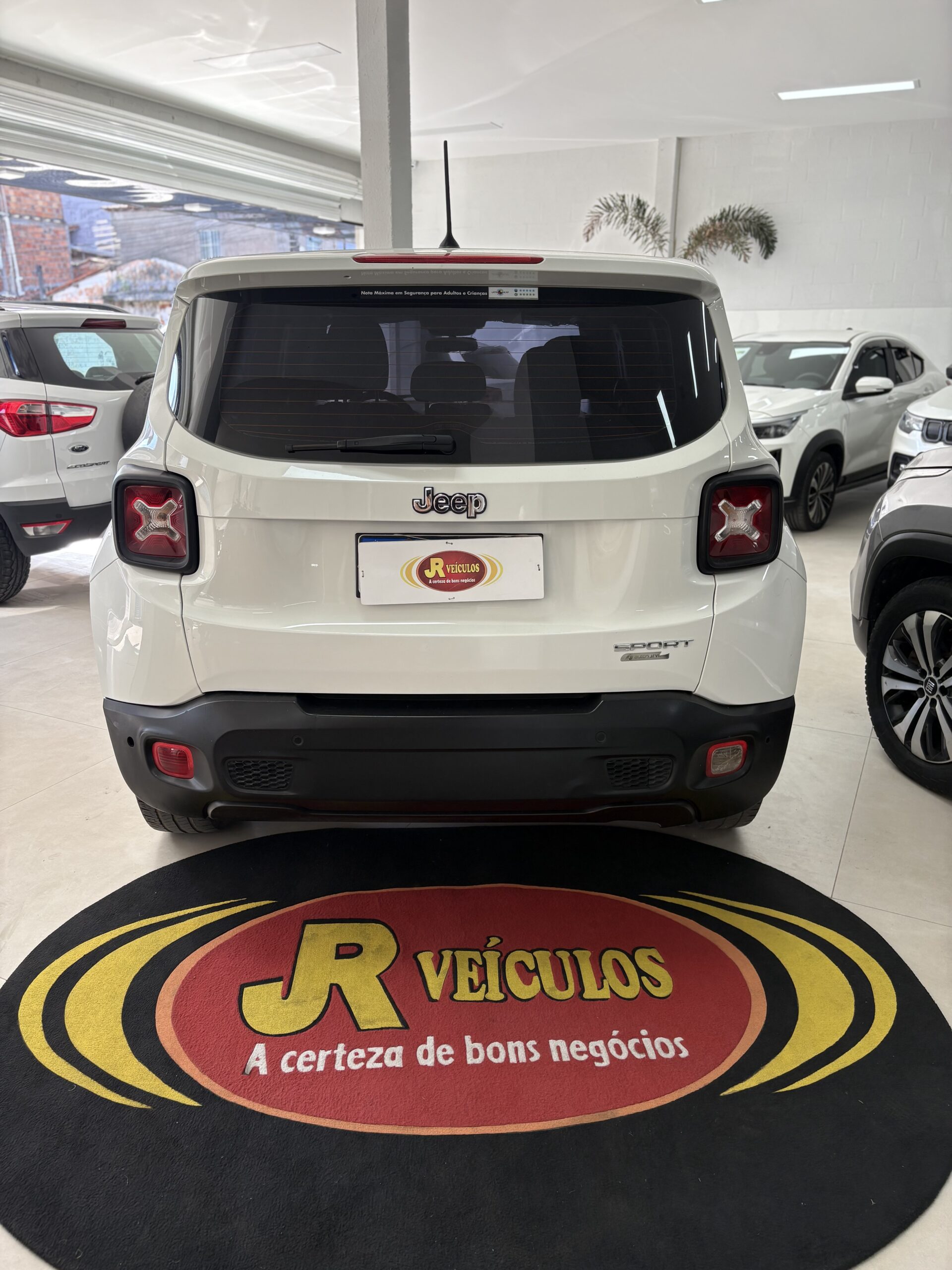 Jeep Renegade — foto 8