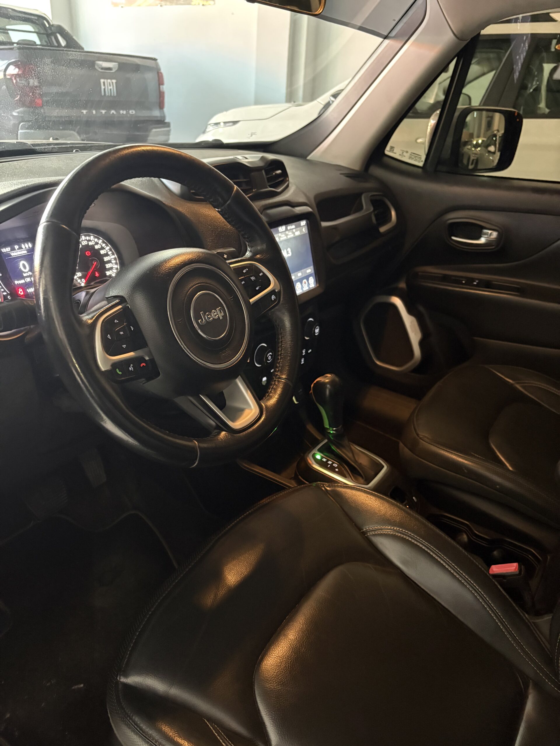 Jeep Renegade — foto 6