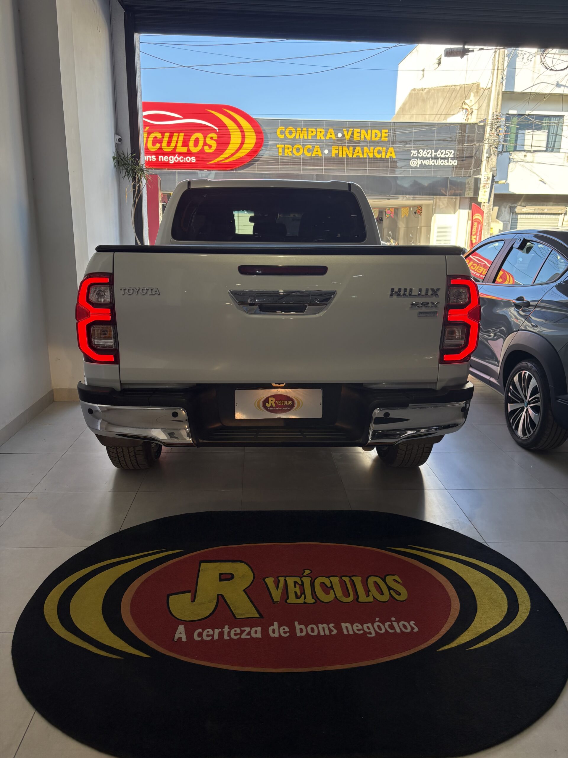 Toyota Hilux — foto 8
